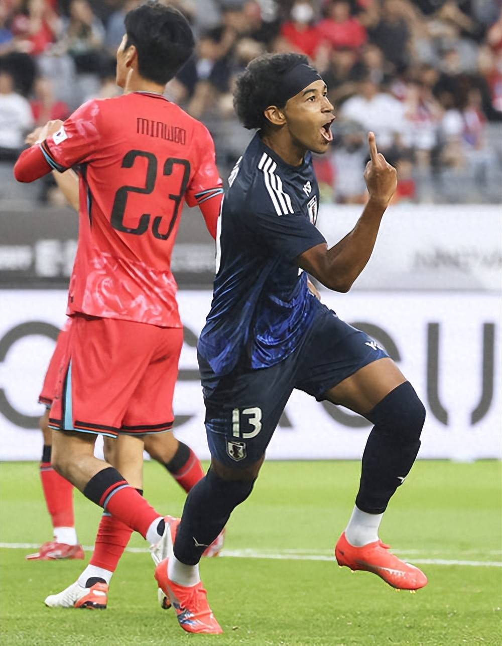 九游体育-包含东亚杯-日本1-0韩国三场全胜成功卫冕的词条