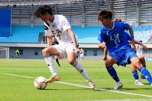 九游体育-关于海港2-1逆袭新鹏城，蒯纪闻首发登场，李新翔进球扳平蓉城！的信息