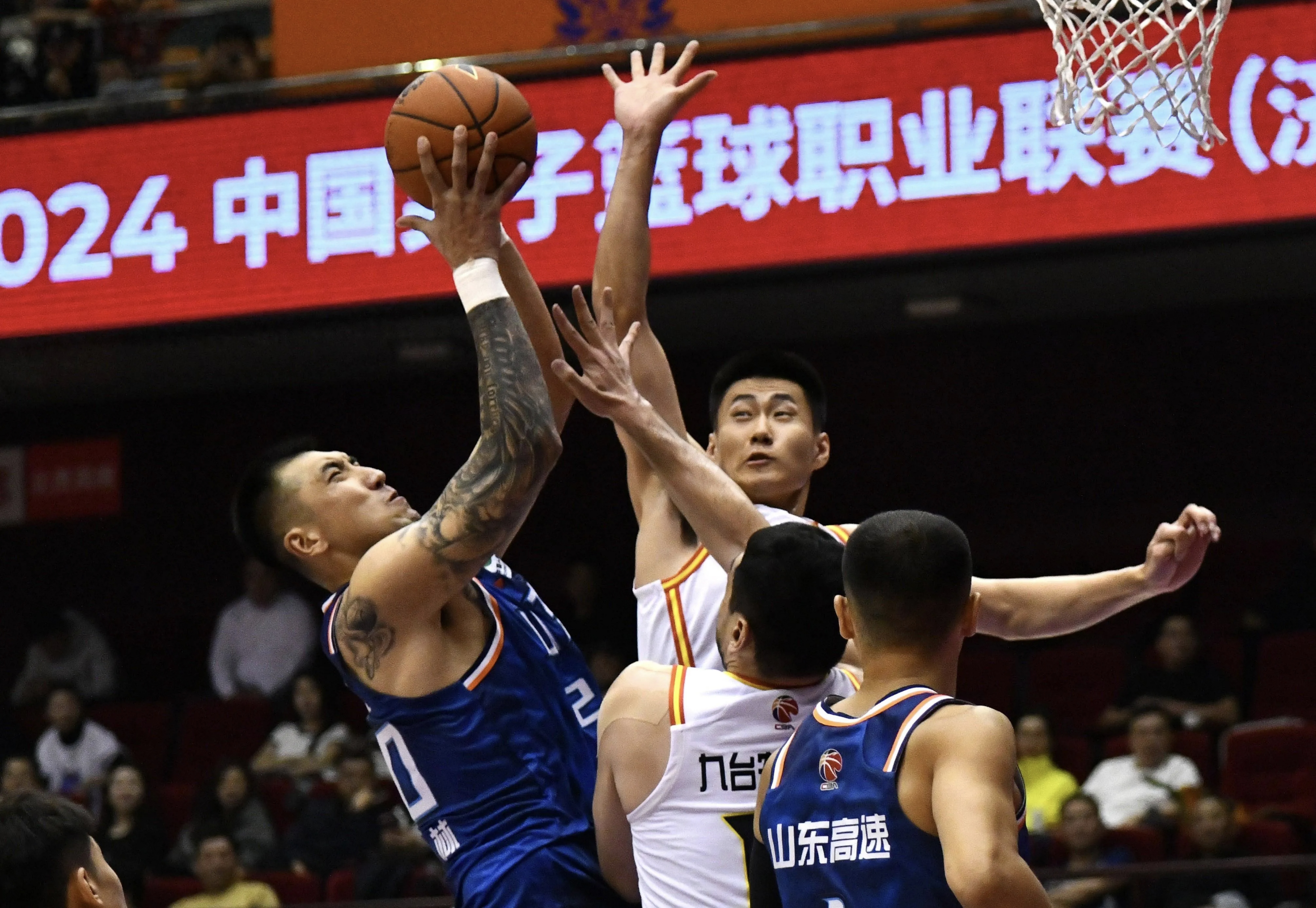 山东男篮以大比分击败福建队