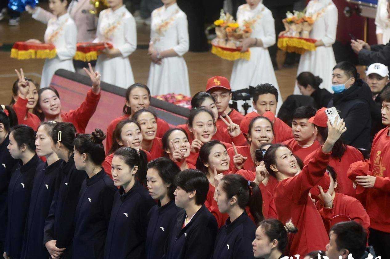 爱沙尼亚球员为胜利而拼搏